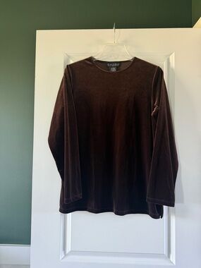 Dialogue Women's Velvet Long Sleeve Top - Brown